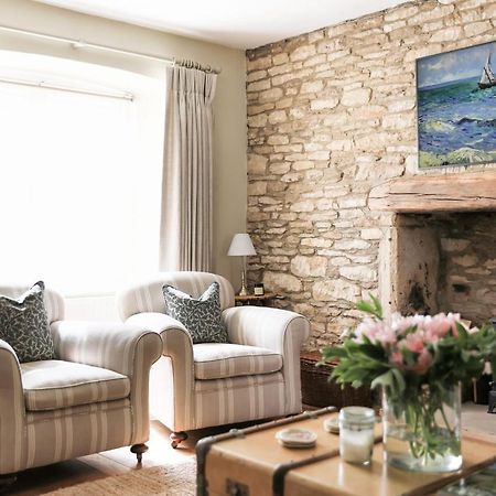 Coombers Mead Cottage เทตบรี ภายนอก รูปภาพ