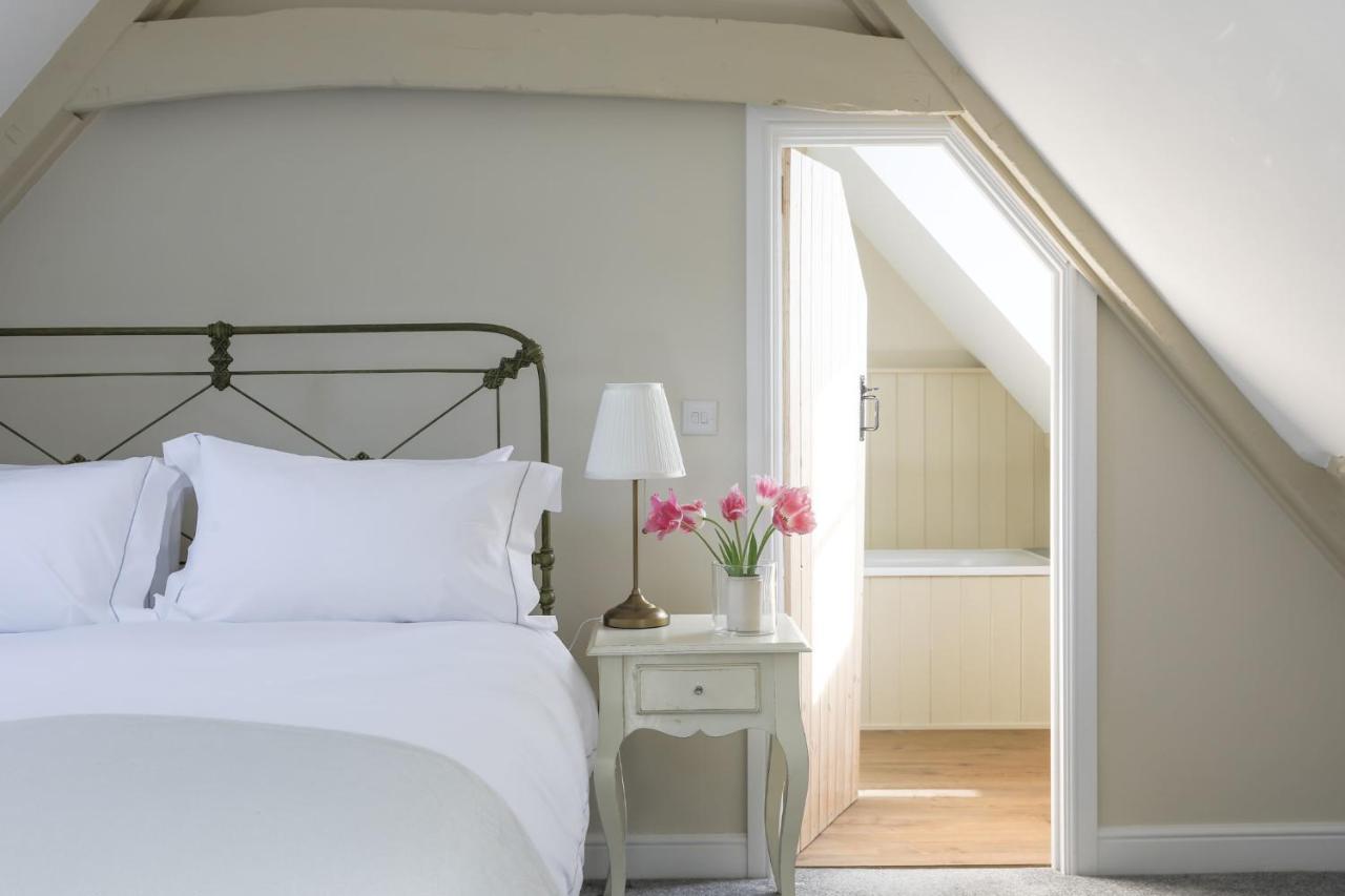 Coombers Mead Cottage เทตบรี ภายนอก รูปภาพ