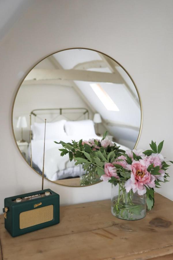 Coombers Mead Cottage เทตบรี ภายนอก รูปภาพ