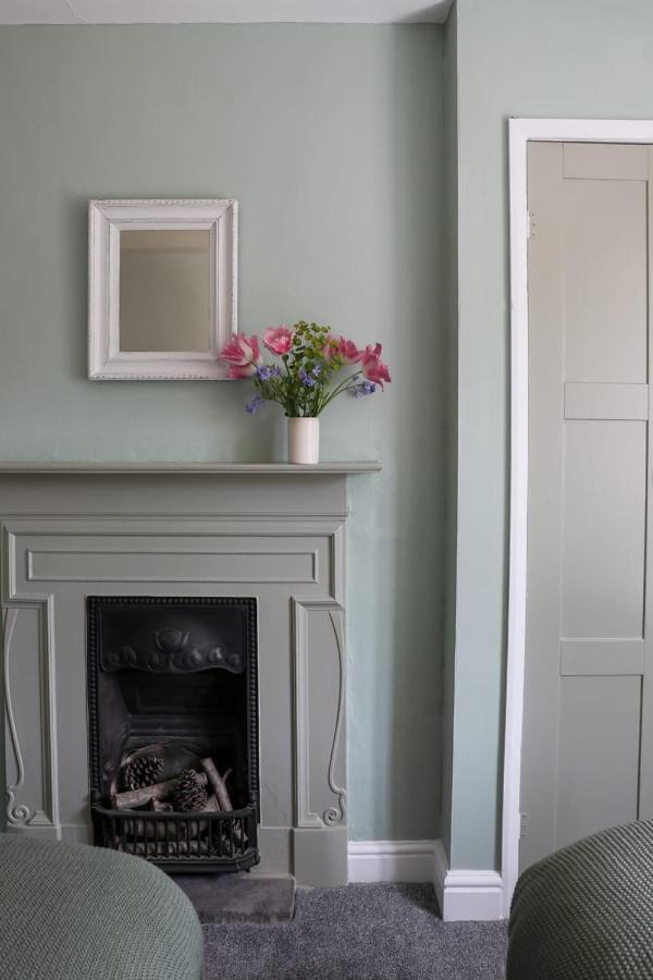 Coombers Mead Cottage เทตบรี ภายนอก รูปภาพ