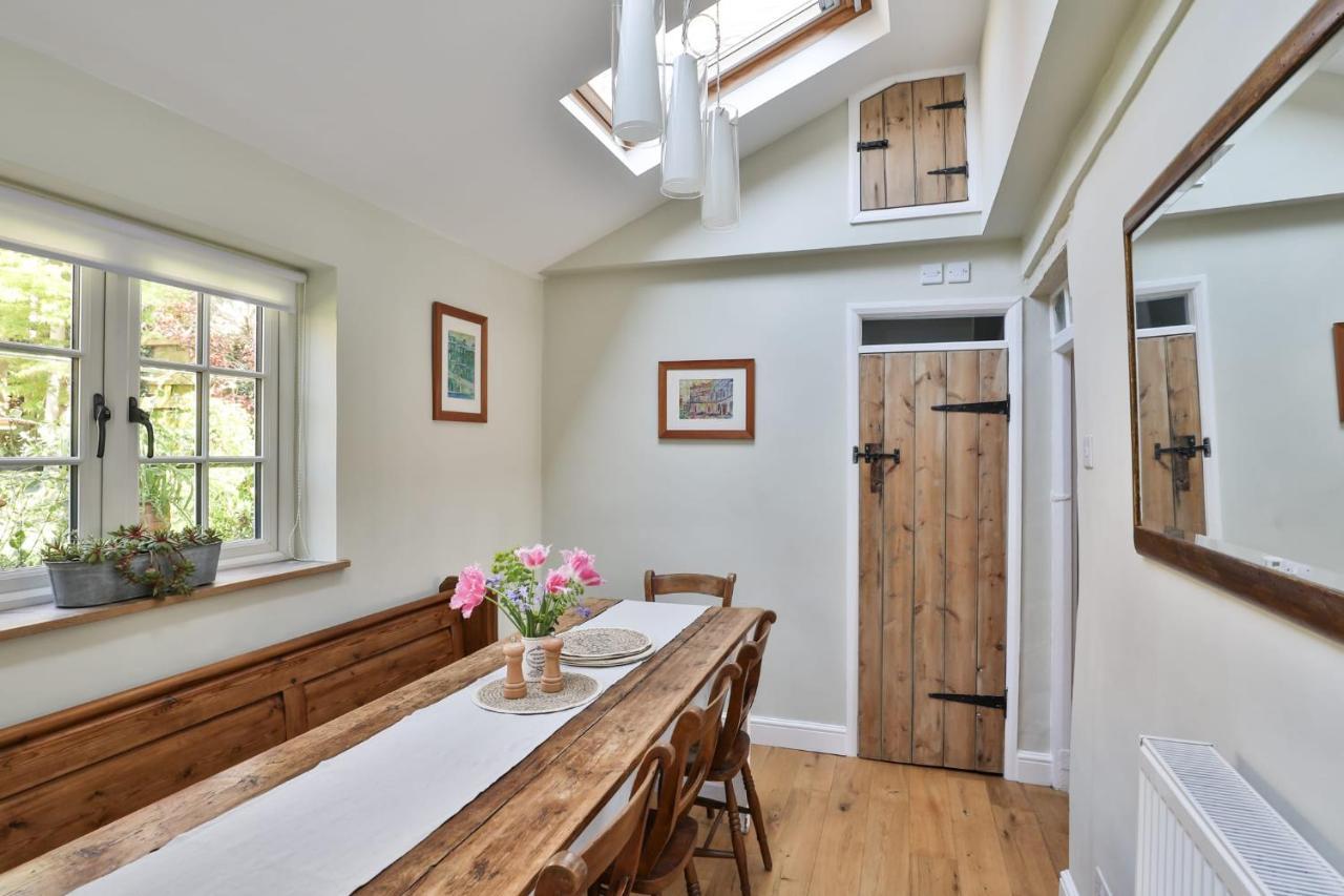 Coombers Mead Cottage เทตบรี ภายนอก รูปภาพ