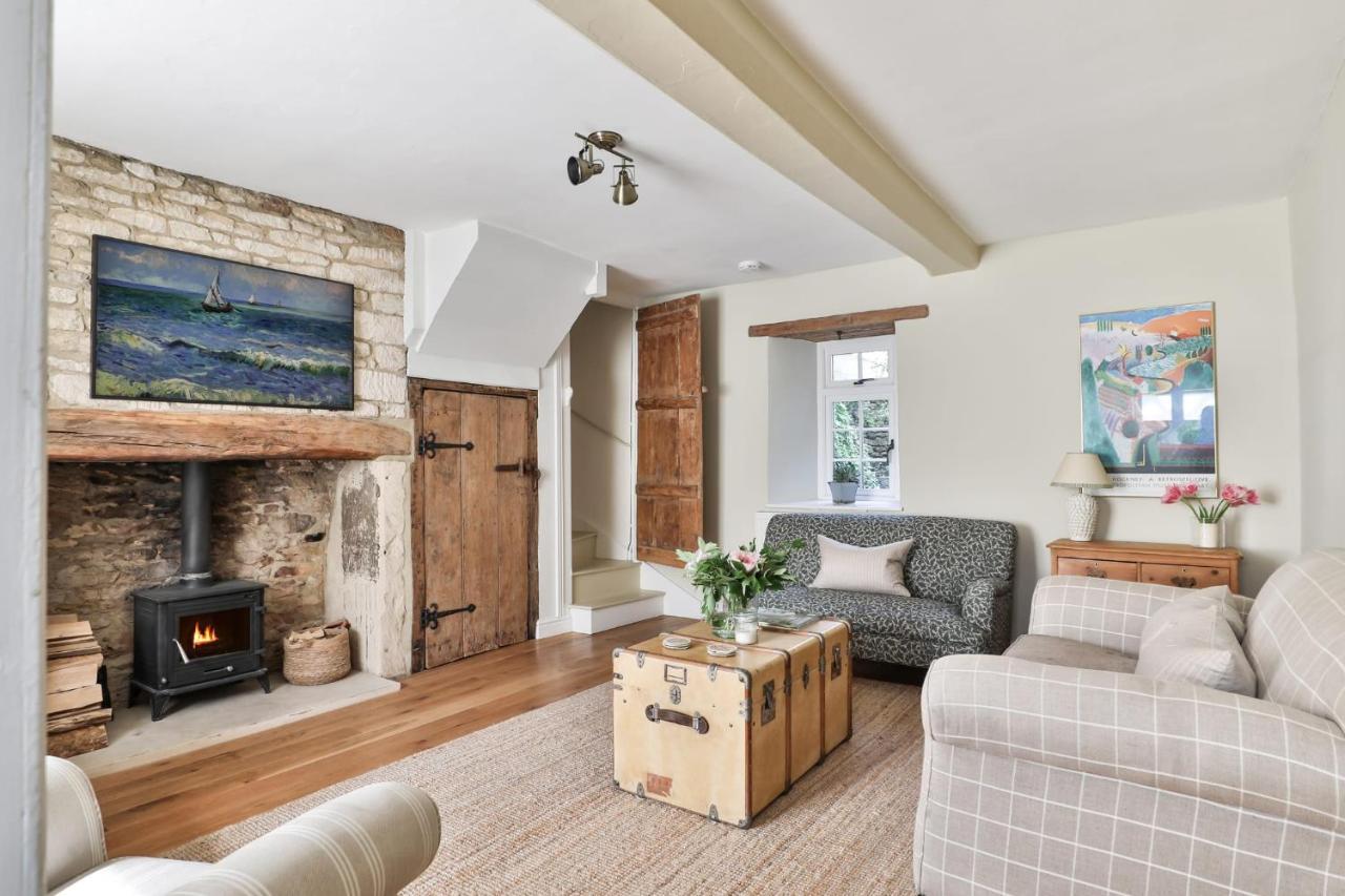 Coombers Mead Cottage เทตบรี ภายนอก รูปภาพ